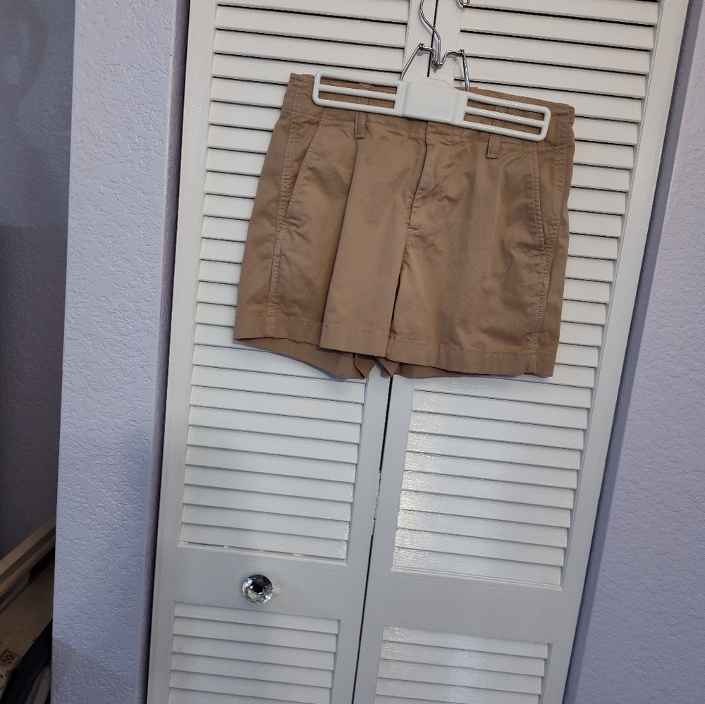 Gap downtown khaki shorts